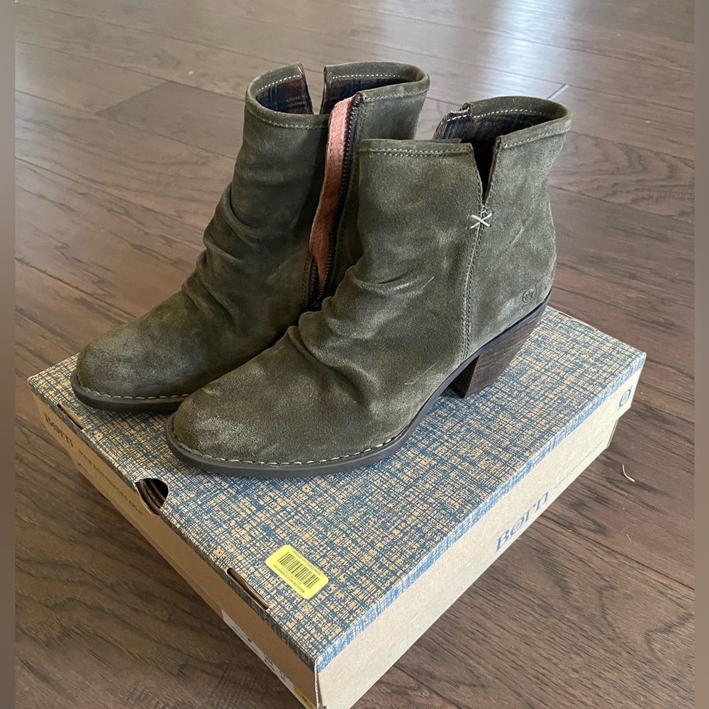 Suede Born Aire Boots size 8.5